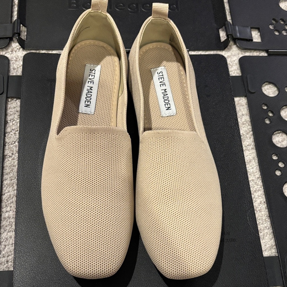 Steve Madden Tan Mesh Slip-On Flats NWOT Women’s 7.5